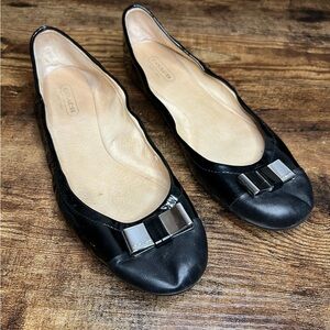 Coach black leather patent leather silver bow toe slip on ballet flat womens 8.5